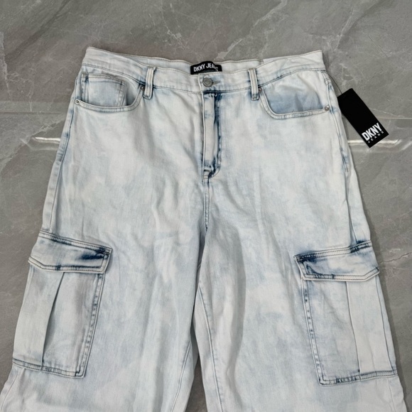 Women's DKNY Jeans High-Rise Wide-Leg Cargo Jeans Light Wash Cotton Plus Size 32 - Picture 5 of 16